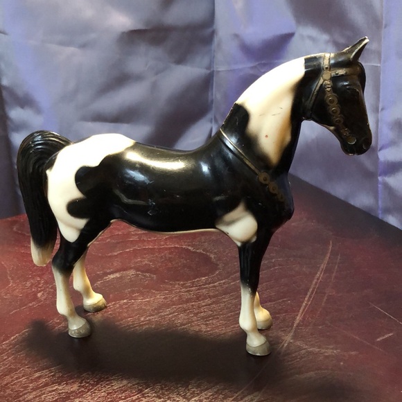 Heartland Horse Bridle Standing Plastic Model Black White Western Paint - Picture 2 of 7